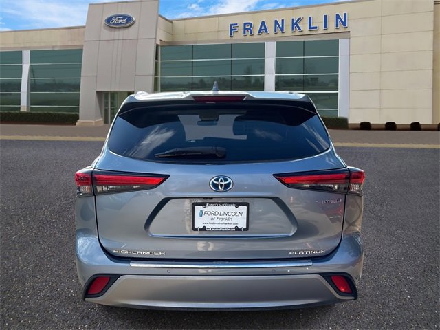 Used 2020 Toyota Highlander Platinum image 4