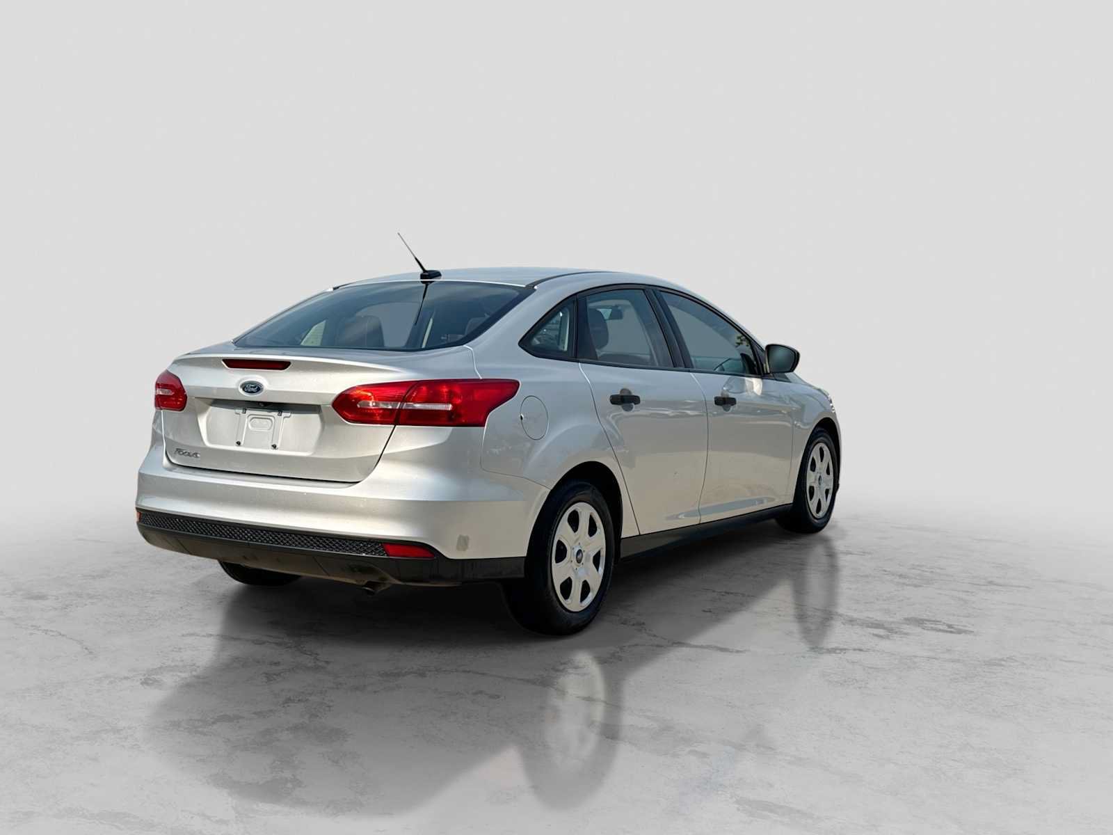 Certified 2018 Ford Focus S FWD image 6