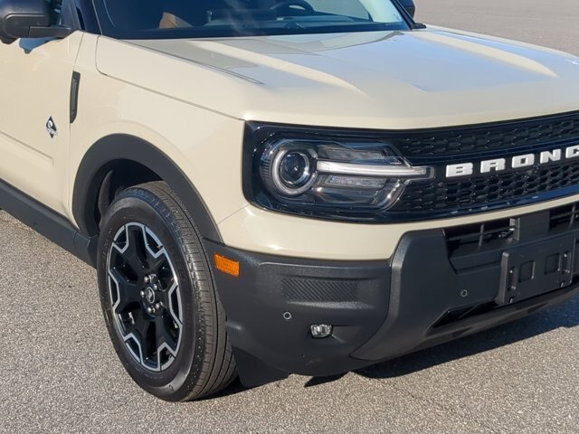 Certified 2025 Ford Bronco Sport Outer Banks w/ Outer Banks Tech Package+ AWD/4WD image 10