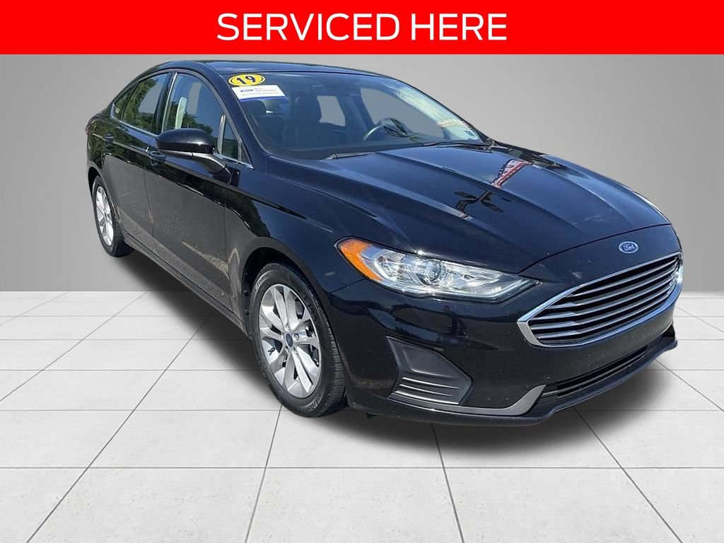 Certified 2019 Ford Fusion SE FWD image 3