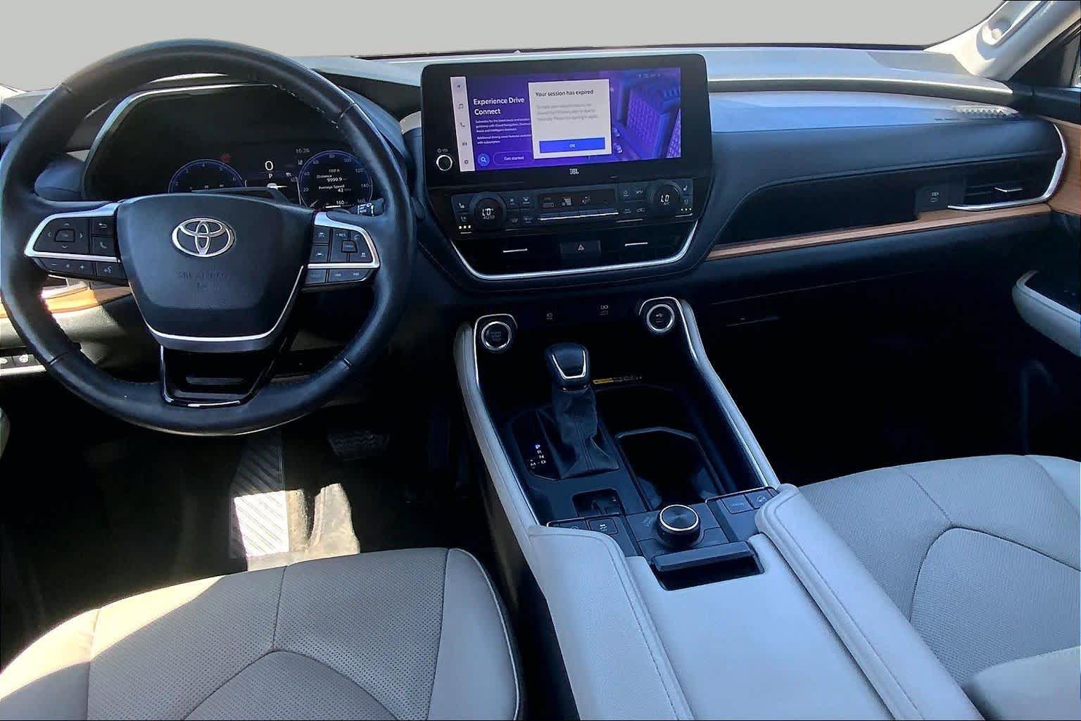 Used 2024 Toyota Grand Highlander AWD image 16