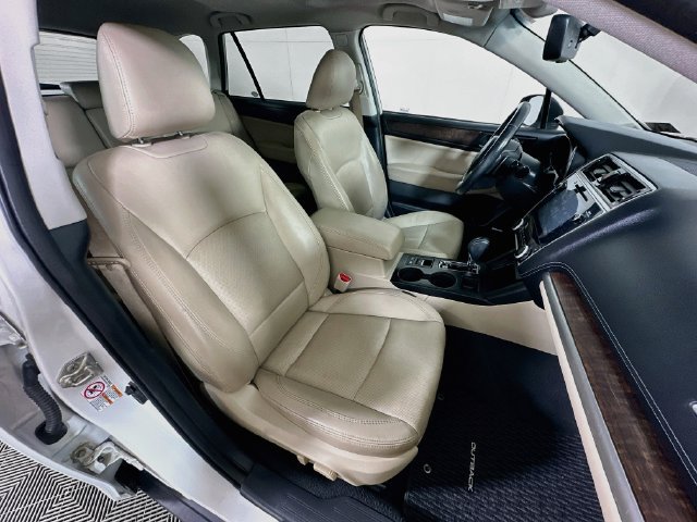 Used 2018 Subaru Outback 2.5i Limited AWD/4WD image 36