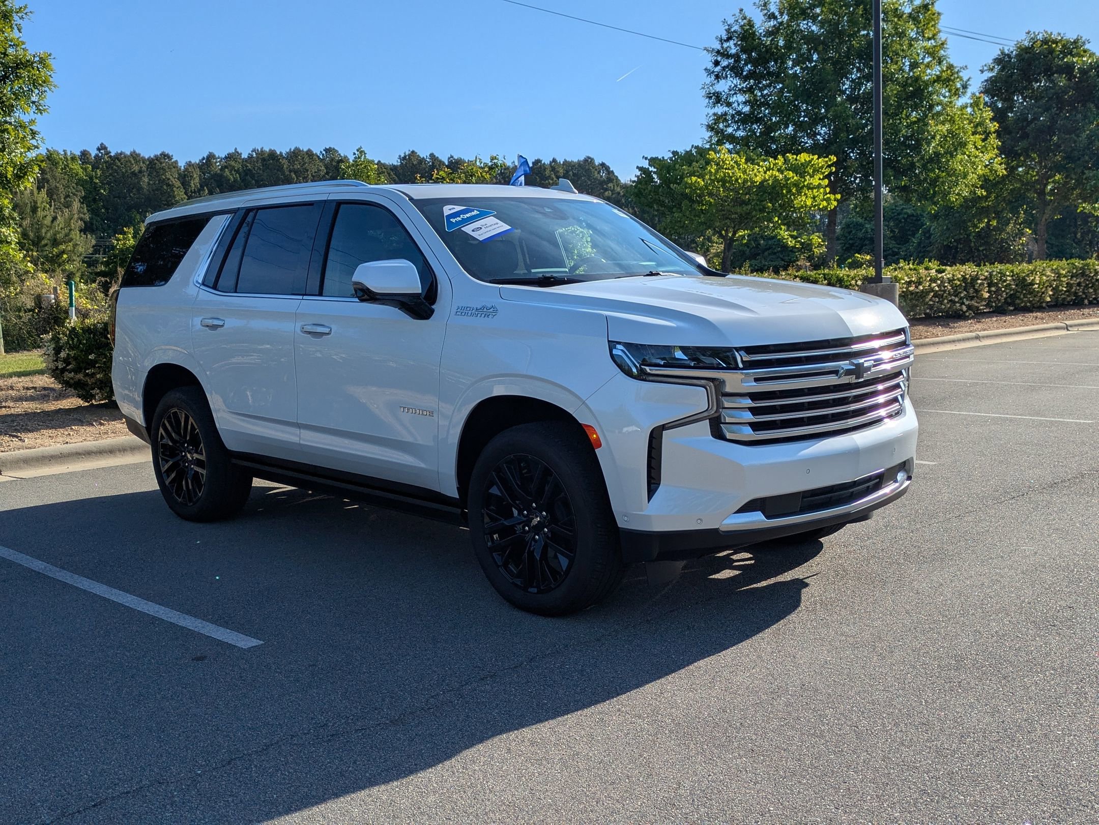 Used 2024 Chevrolet Tahoe High Country w/ Advanced Technology Package AWD/4WD image 2
