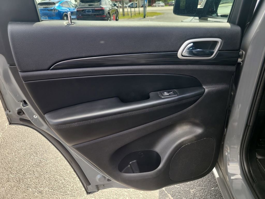 Used 2020 Jeep Grand Cherokee Altitude image 9