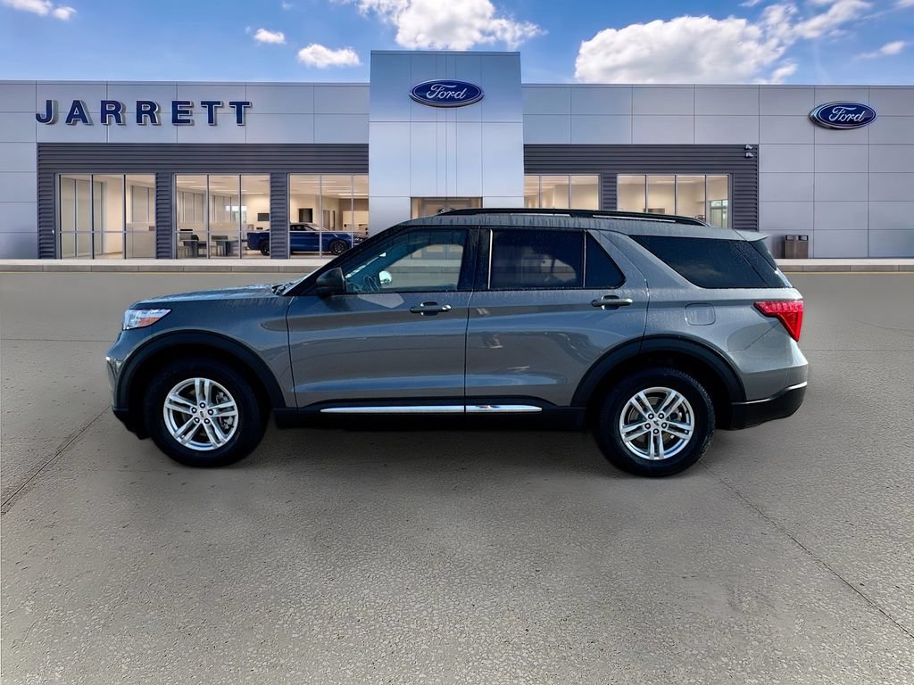 Certified 2024 Ford Explorer XLT w/ Equipment Group 202A RWD image 4