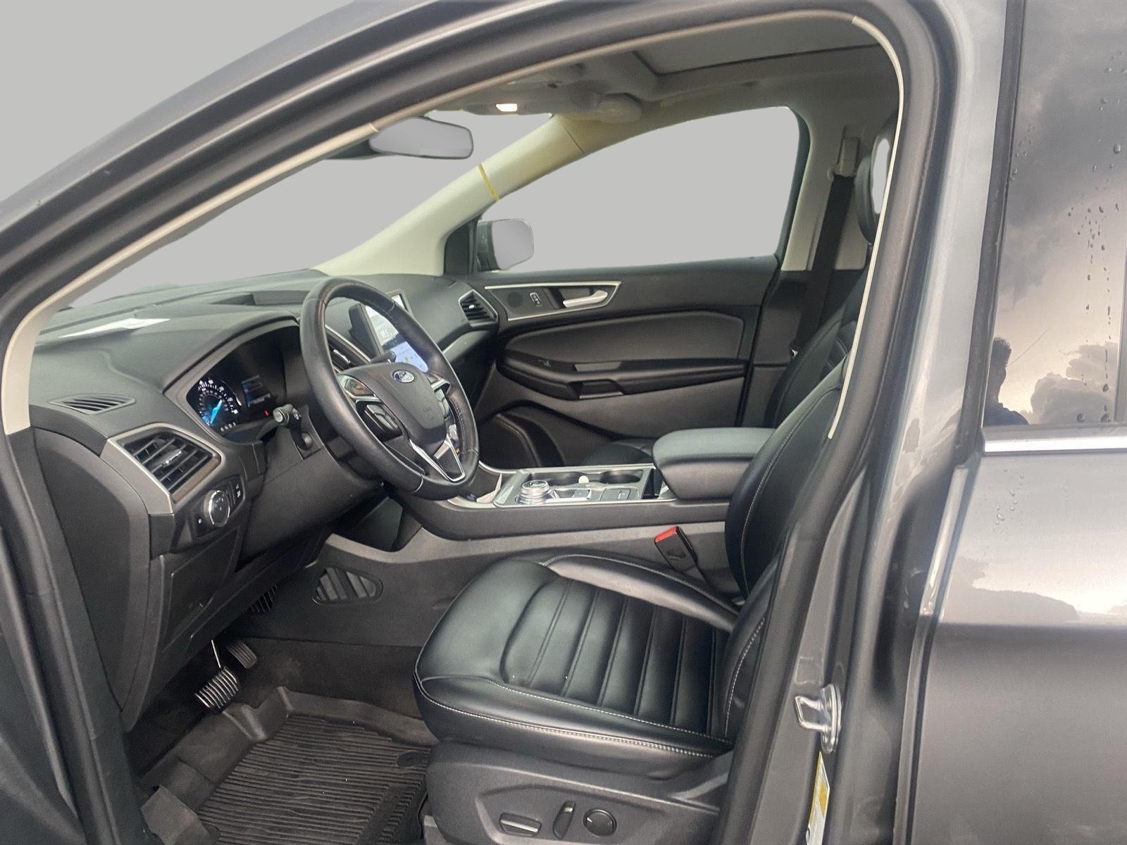Certified 2024 Ford Edge SEL w/ Convenience Package AWD/4WD image 4