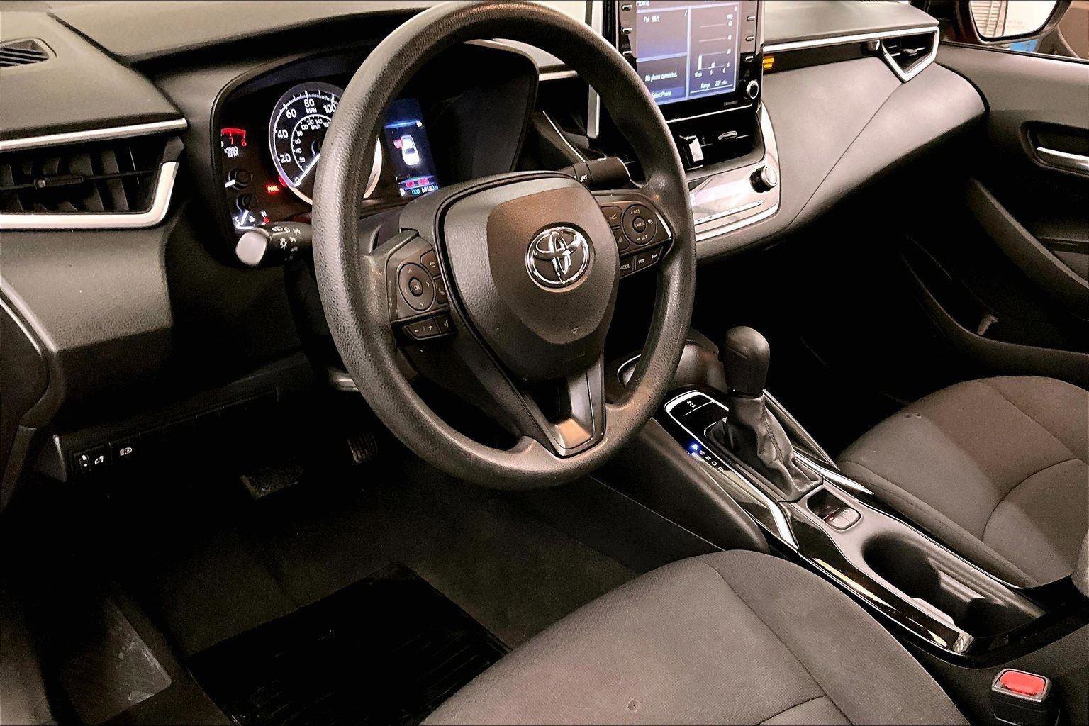 Used 2021 Toyota Corolla LE image 12