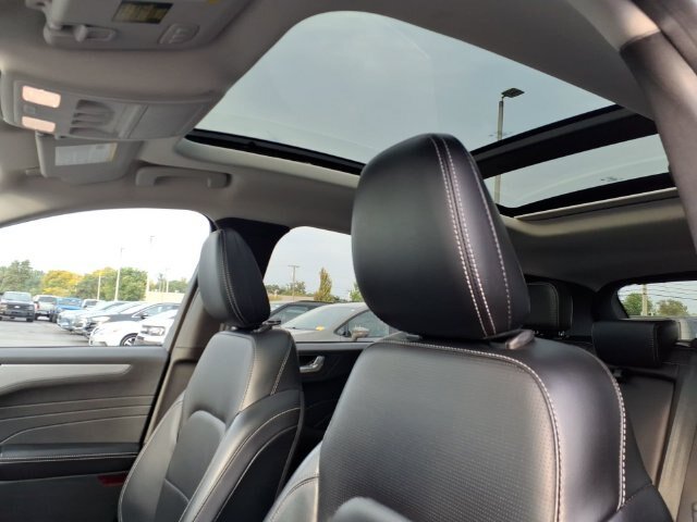 Certified 2023 Ford Escape Platinum AWD/4WD image 19