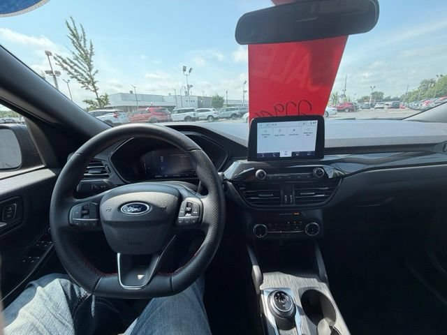 Certified 2025 Ford Escape ST-Line AWD/4WD image 35