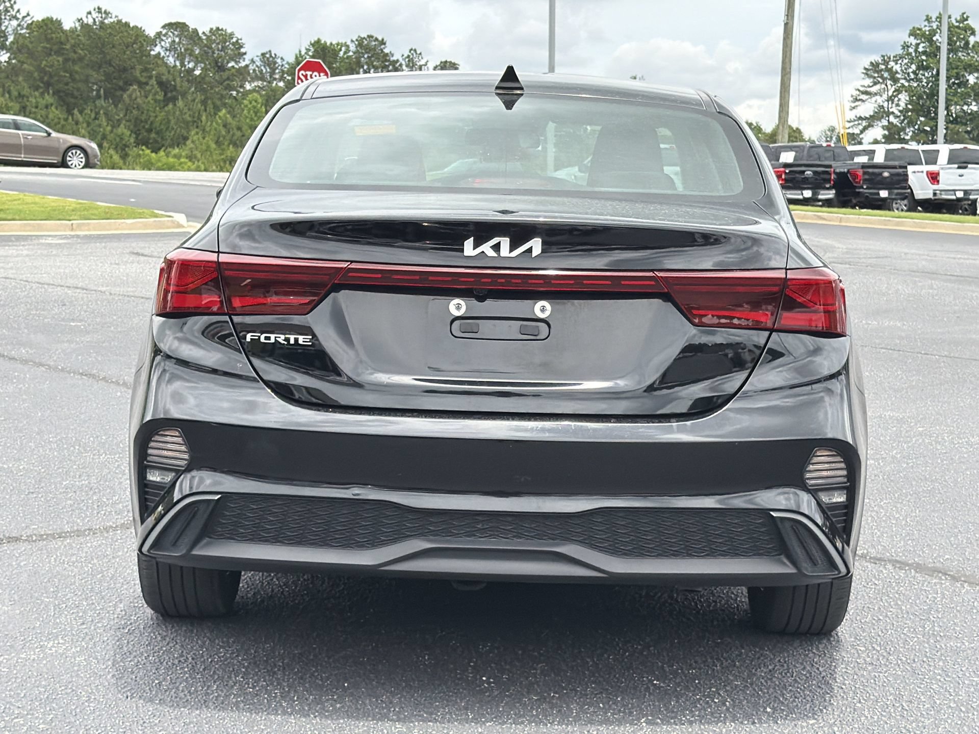 Used 2024 Kia Forte LXS FWD image 23