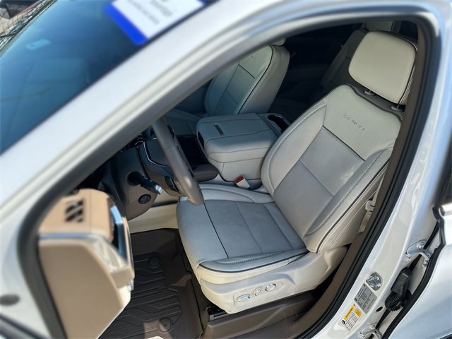 Used 2025 GMC Yukon Denali image 12
