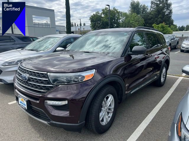 Certified 2023 Ford Explorer XLT w/ Equipment Group 202A AWD/4WD image 1