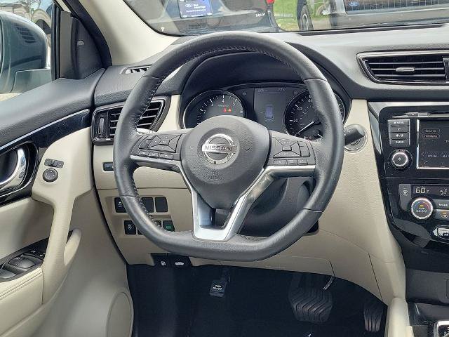Used 2022 Nissan Rogue Sport SV AWD/4WD image 14