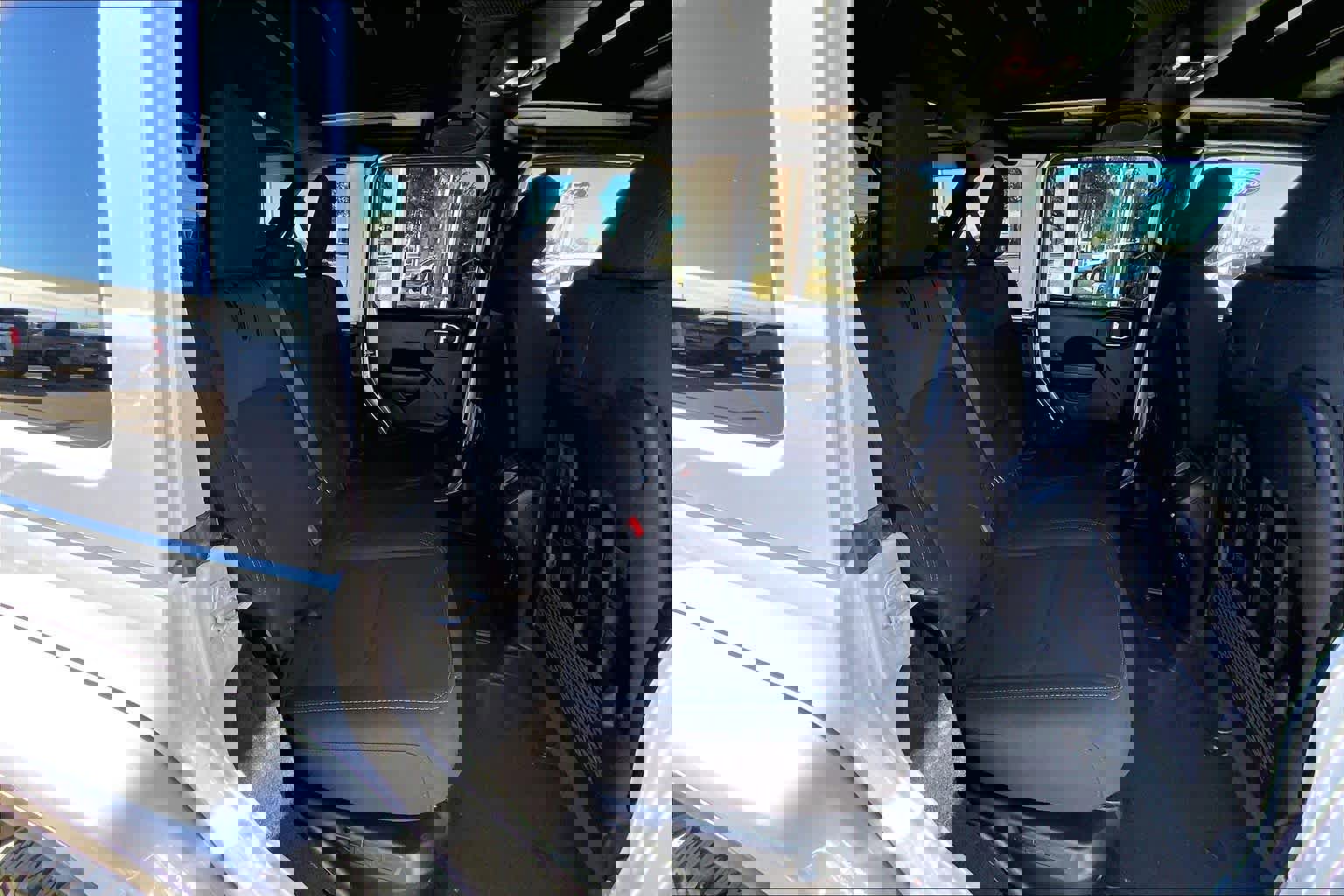 Used 2022 Jeep Wrangler Unlimited Rubicon 4xe w/ Steel Bumper Group image 38