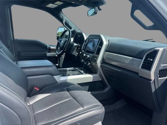 Certified 2022 Ford F250 Lariat w/ Lariat Ultimate Package AWD/4WD image 3