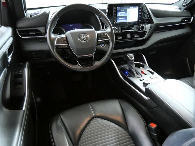 Used 2021 Toyota Highlander XSE AWD/4WD image 8