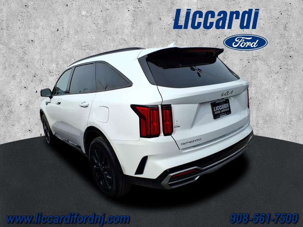 Used 2023 Kia Sorento SX image 4