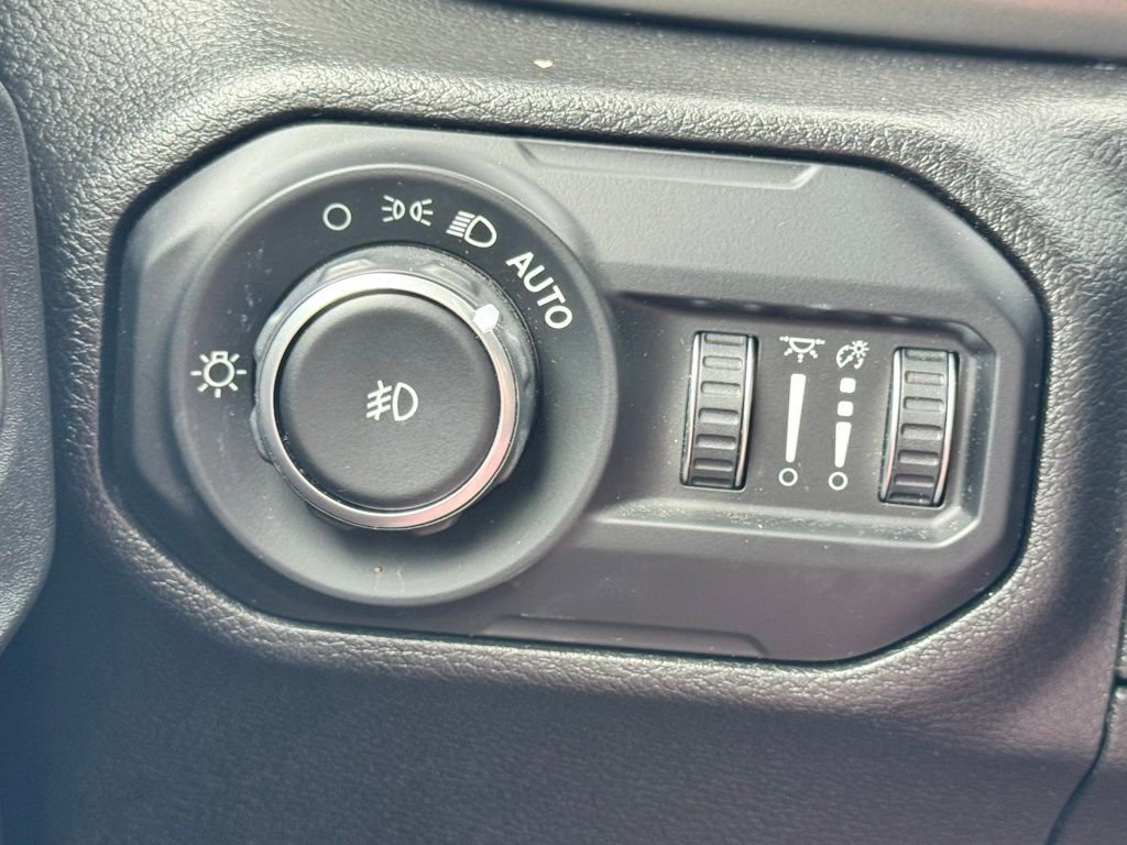 Used 2021 Jeep Wrangler Unlimited Sport AWD/4WD image 32