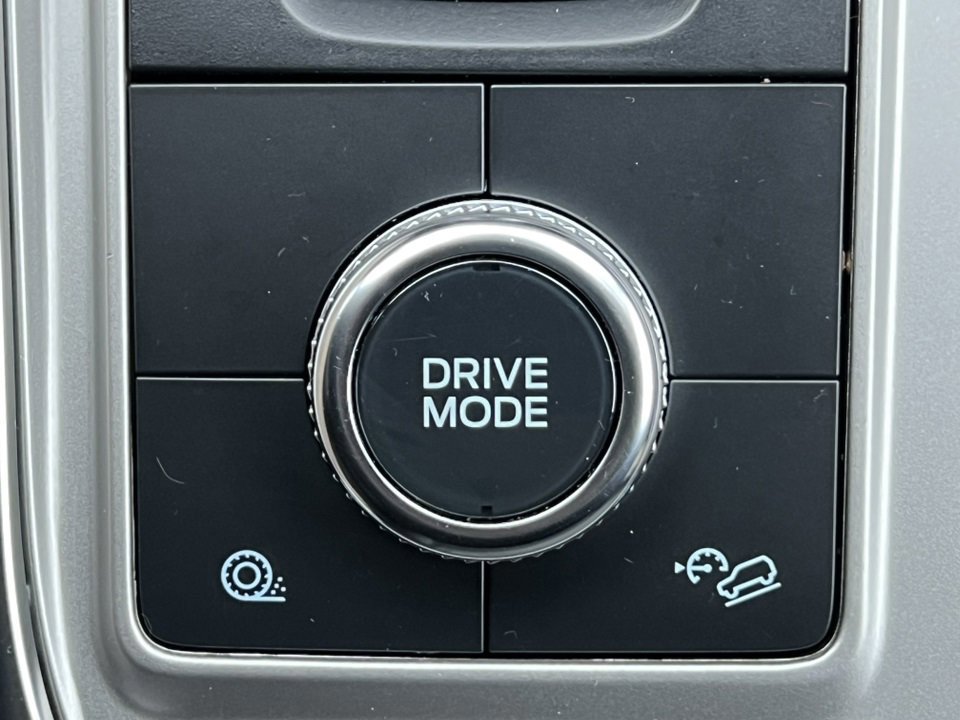 Certified 2022 Ford Explorer XLT w/ Equipment Group 202A image 35