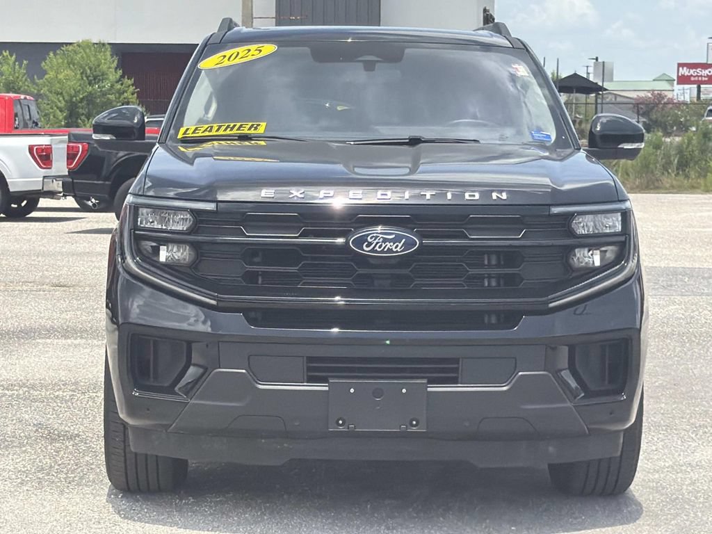 Certified 2025 Ford Expedition Max Active RWD image 2