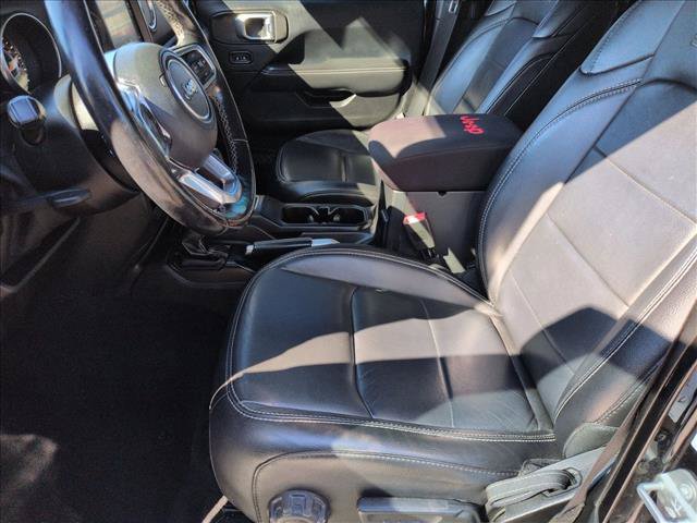 Used 2018 Jeep Wrangler Unlimited Sahara AWD/4WD image 16