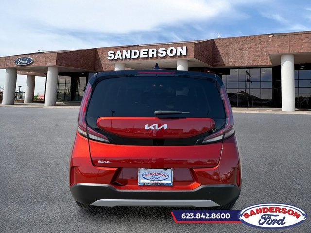 Used 2023 Kia Soul LX FWD image 4