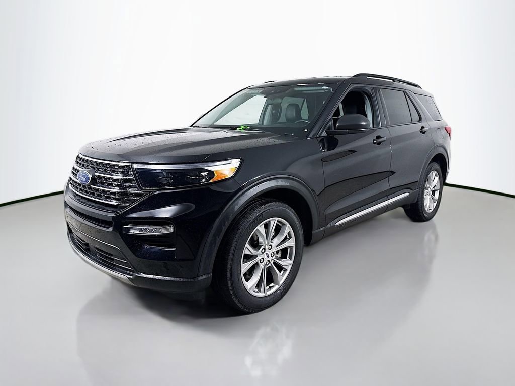 Certified 2023 Ford Explorer XLT w/ Equipment Group 202A AWD/4WD image 8