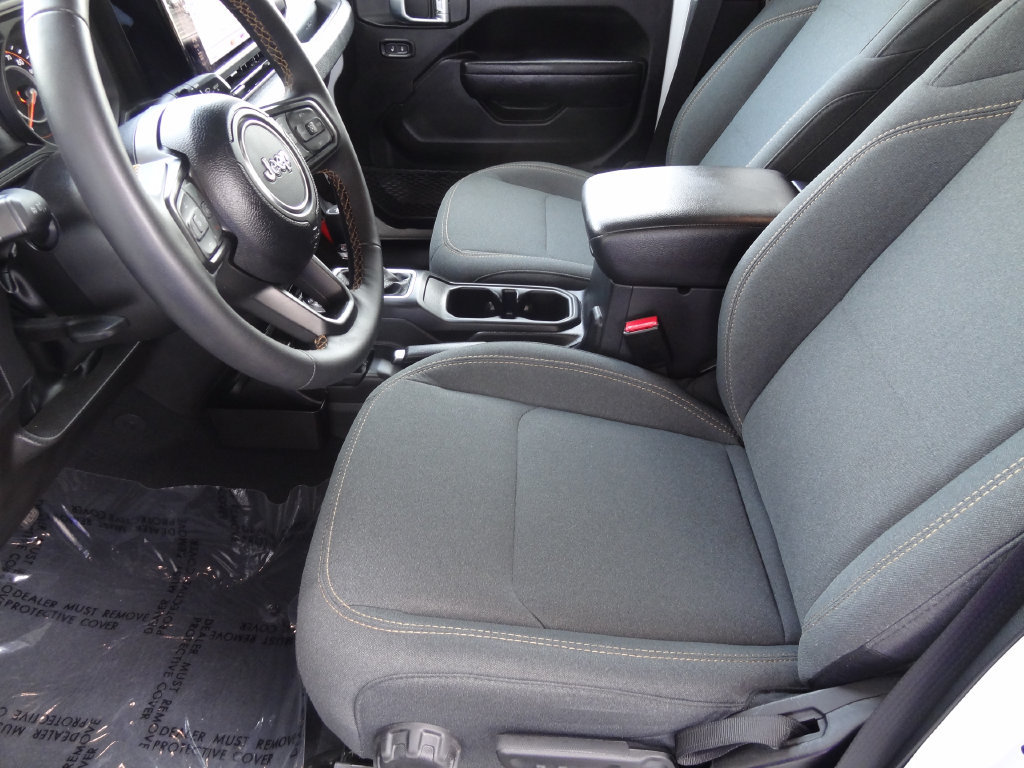 Used 2024 Jeep Wrangler Unlimited Sport AWD/4WD image 6
