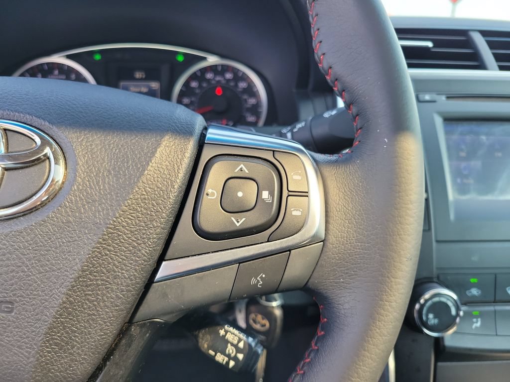 Used 2017 Toyota Camry SE w/ Moonroof Package FWD image 25