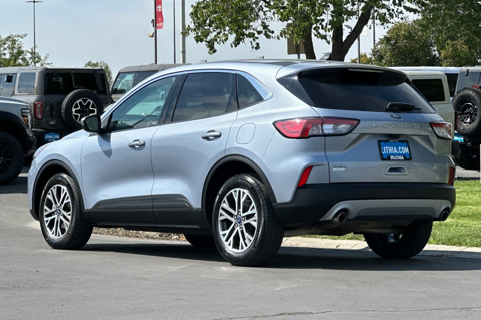 Certified 2022 Ford Escape SEL w/ Technology Package AWD/4WD image 6