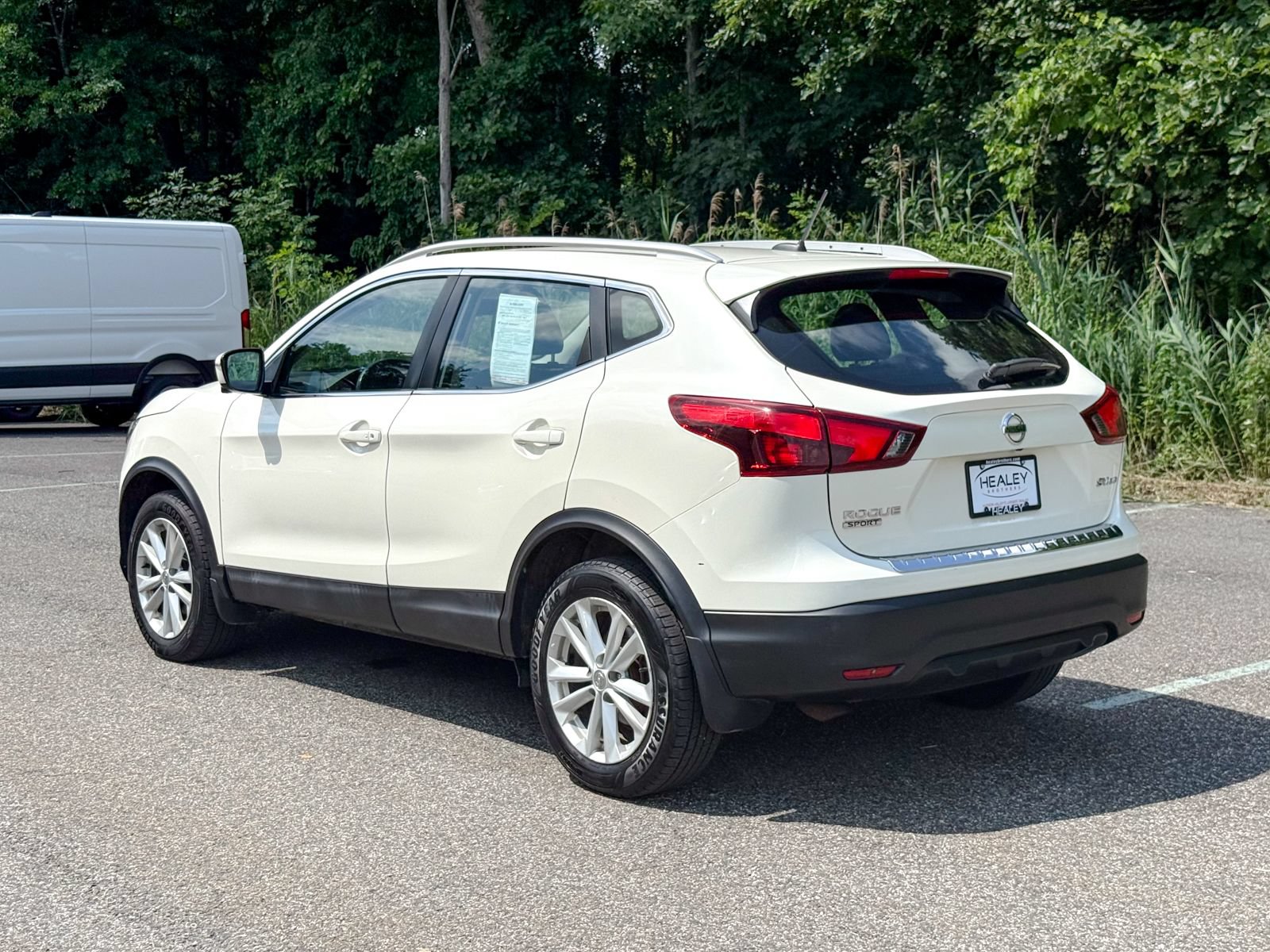 Used 2017 Nissan Rogue Sport SV w/ SV Premium Package AWD/4WD image 4