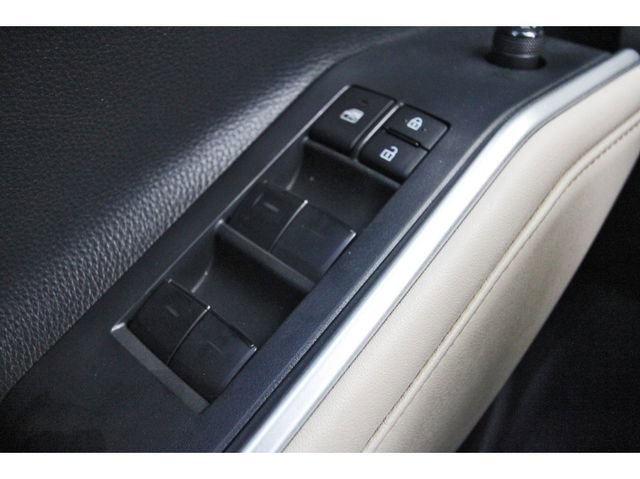 Used 2023 Toyota Highlander XLE FWD image 21