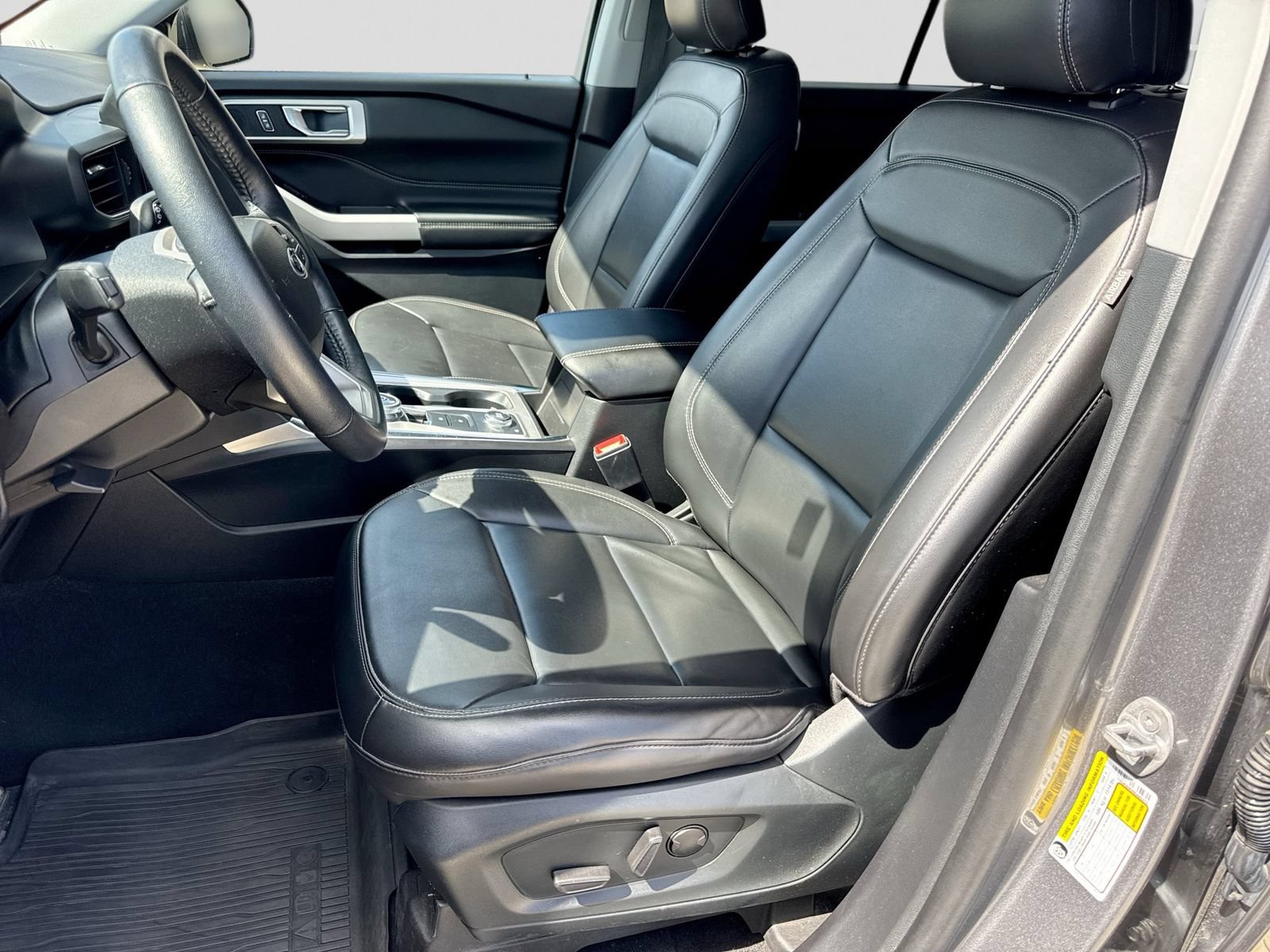 Certified 2022 Ford Explorer XLT w/ Equipment Group 202A AWD/4WD image 20