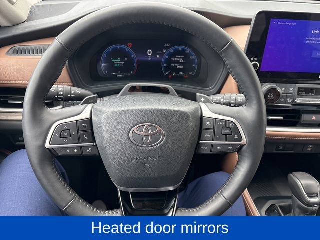 Used 2025 Toyota Grand Highlander AWD image 16