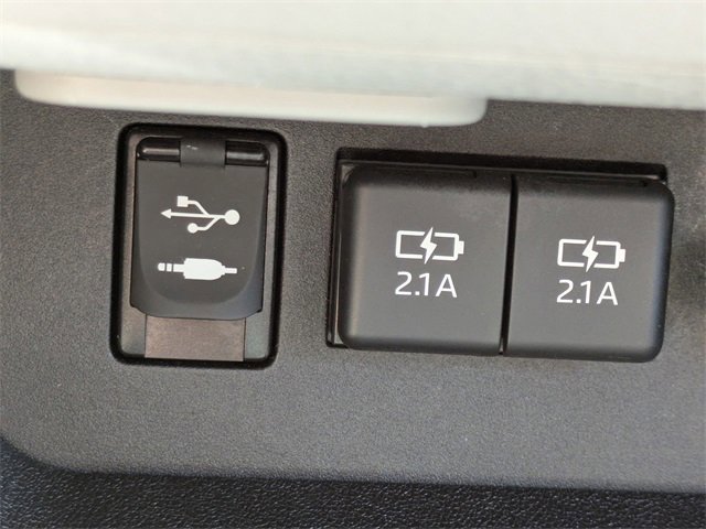 Used 2019 Toyota Highlander Limited image 22