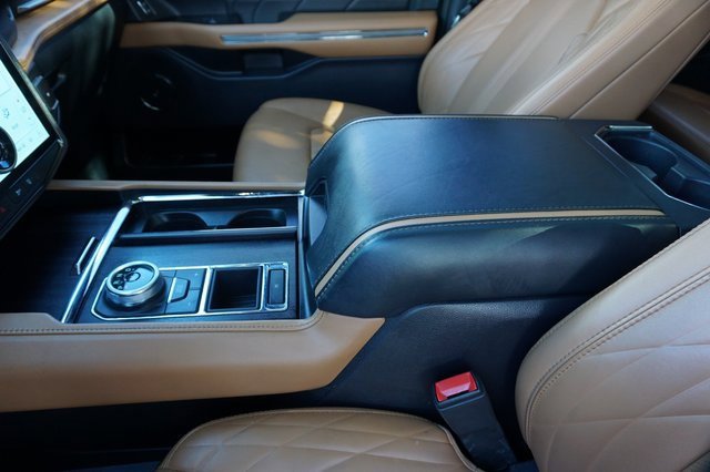 Certified 2022 Ford Expedition Max Platinum image 27