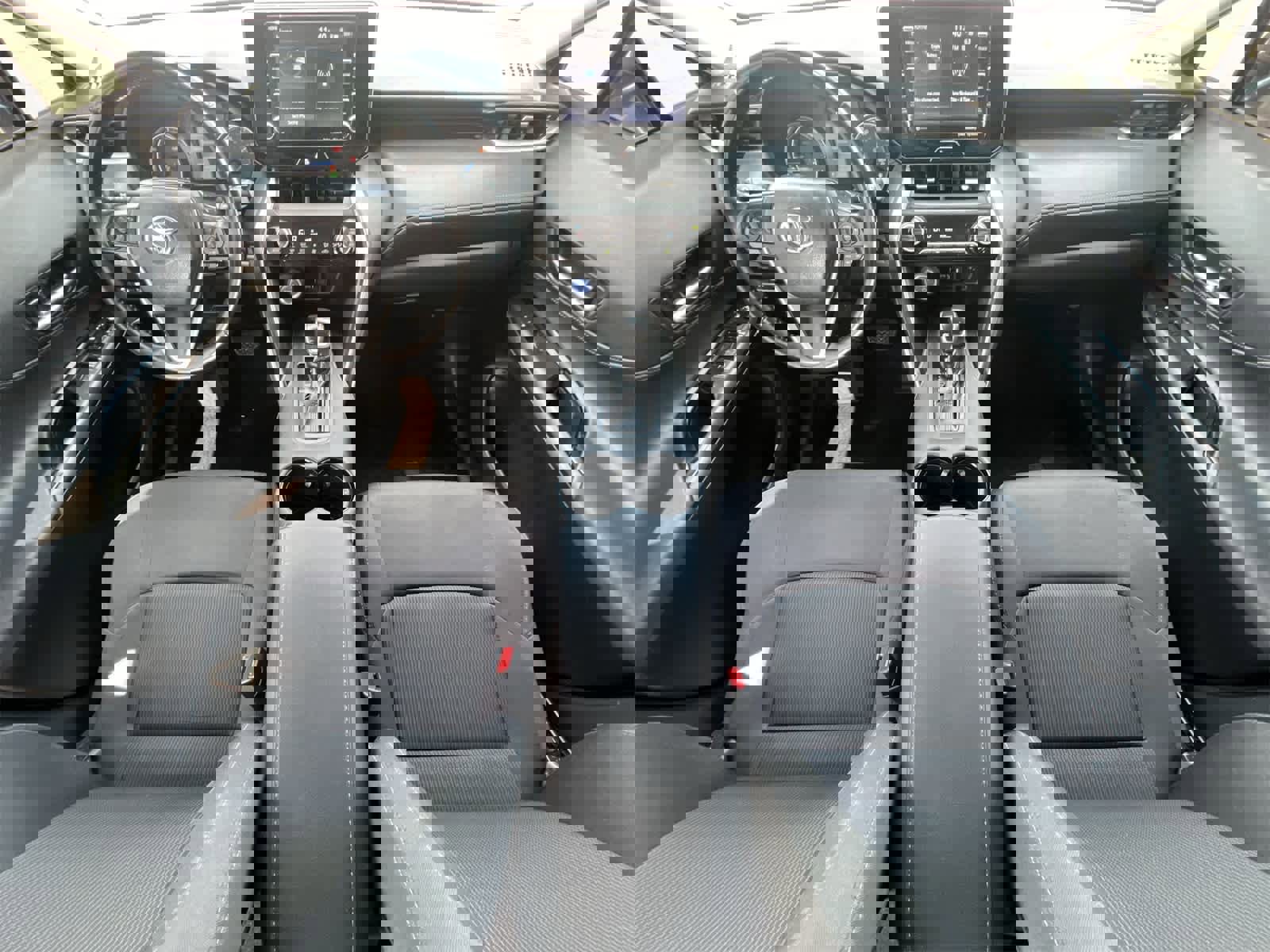 Used 2021 Toyota Venza LE image 16