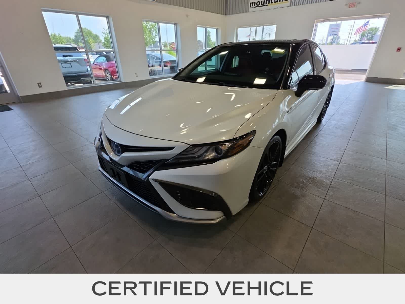 Used 2021 Toyota Camry XSE FWD image 1