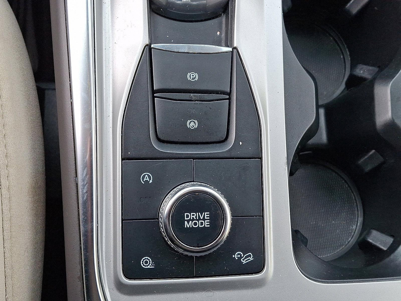 Certified 2022 Ford Explorer Platinum w/ Equipment Group 601A image 27