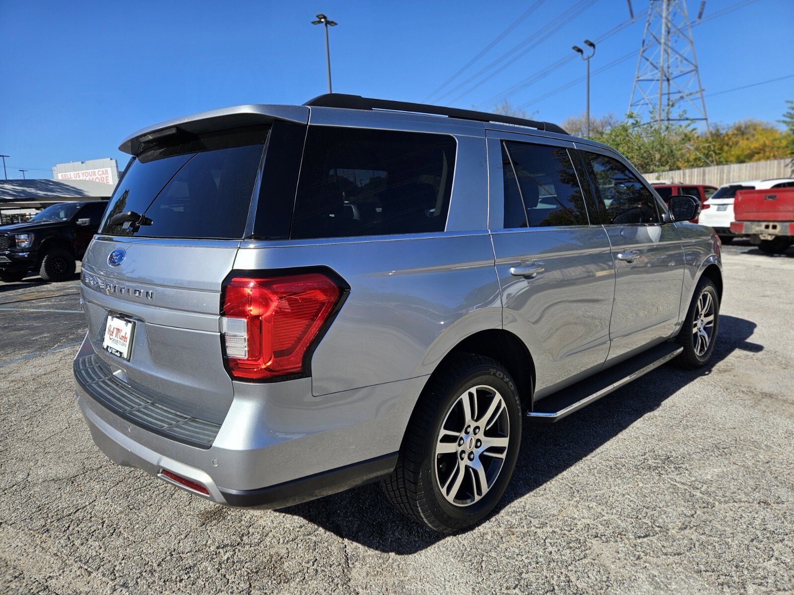 Certified 2023 Ford Expedition XLT image 4