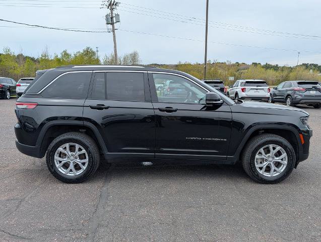Used 2023 Jeep Grand Cherokee Limited AWD/4WD image 5