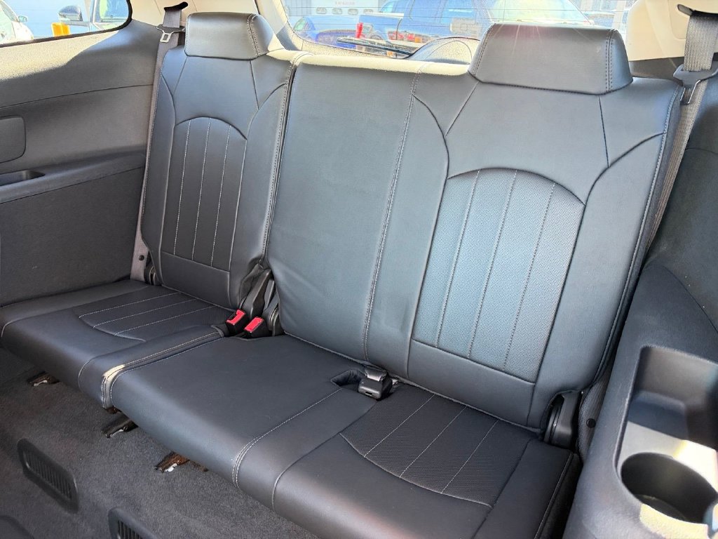Used 2017 Buick Enclave Leather AWD/4WD image 11