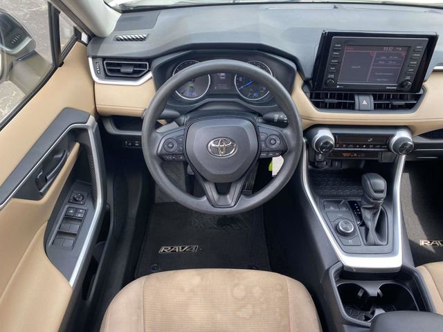 Used 2020 Toyota RAV4 LE image 13