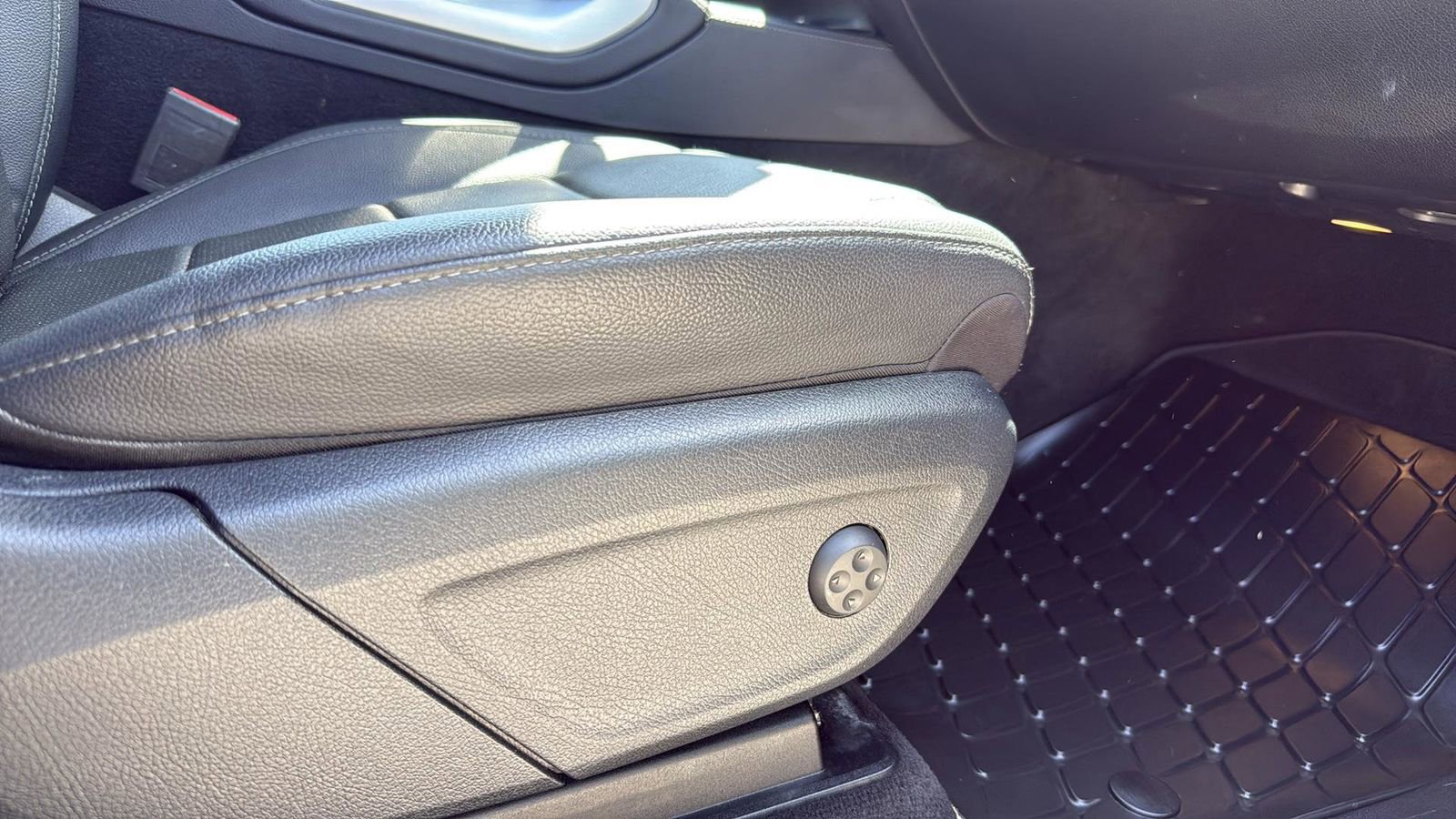 Used 2023 Mercedes-Benz GLE 350 image 25