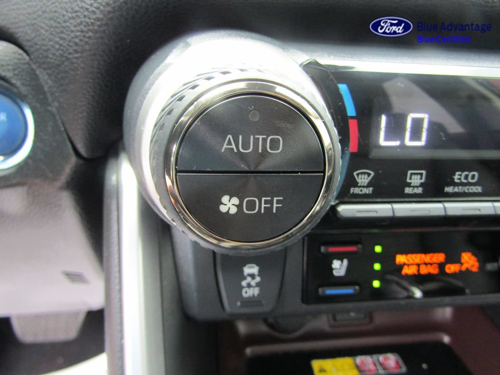Used 2022 Toyota RAV4 Limited AWD/4WD image 46