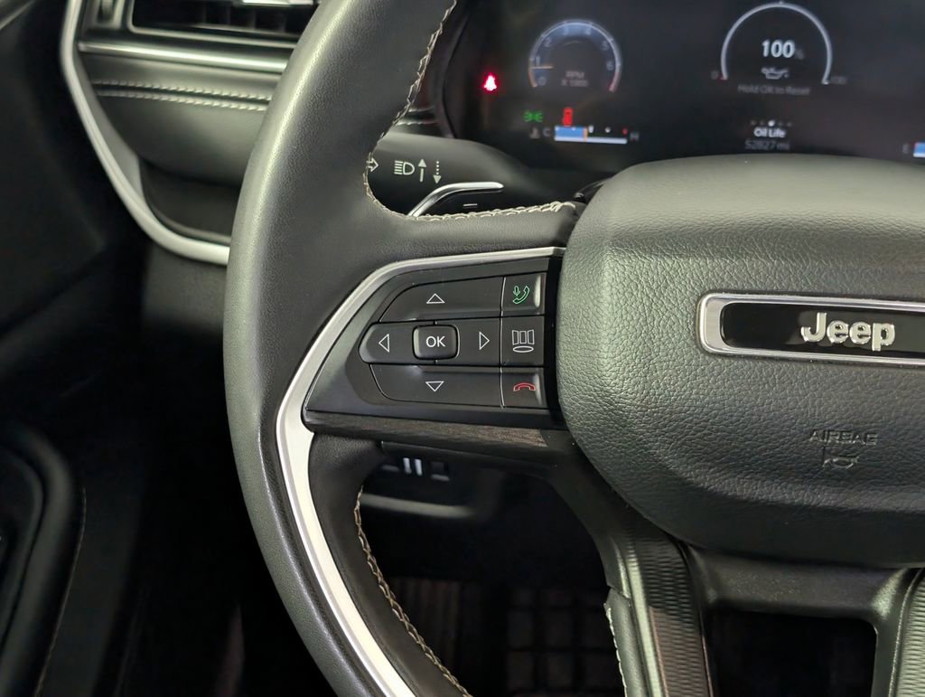 Used 2023 Jeep Grand Cherokee Altitude AWD/4WD image 19