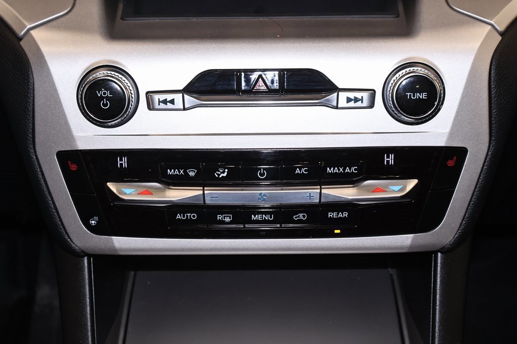 Certified 2020 Ford Explorer XLT w/ Equipment Group 202A image 37