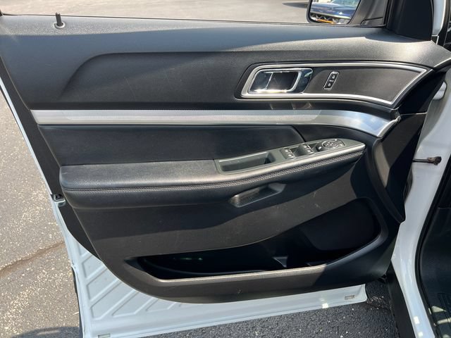 Certified 2017 Ford Explorer XLT AWD/4WD image 10