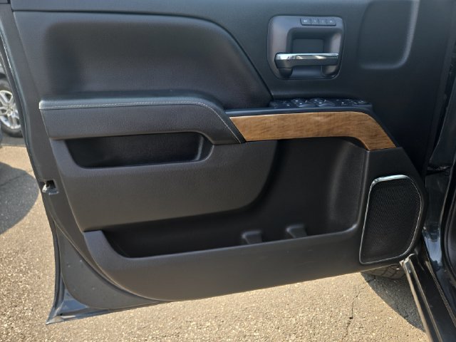 Used 2018 Chevrolet Silverado 1500 LTZ AWD/4WD image 10