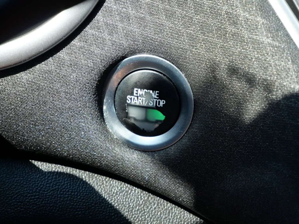 Used 2021 Chevrolet Malibu RS FWD image 29
